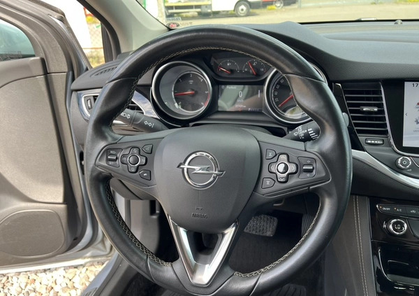Opel Astra cena 39900 przebieg: 227000, rok produkcji 2017 z Pieniężno małe 704